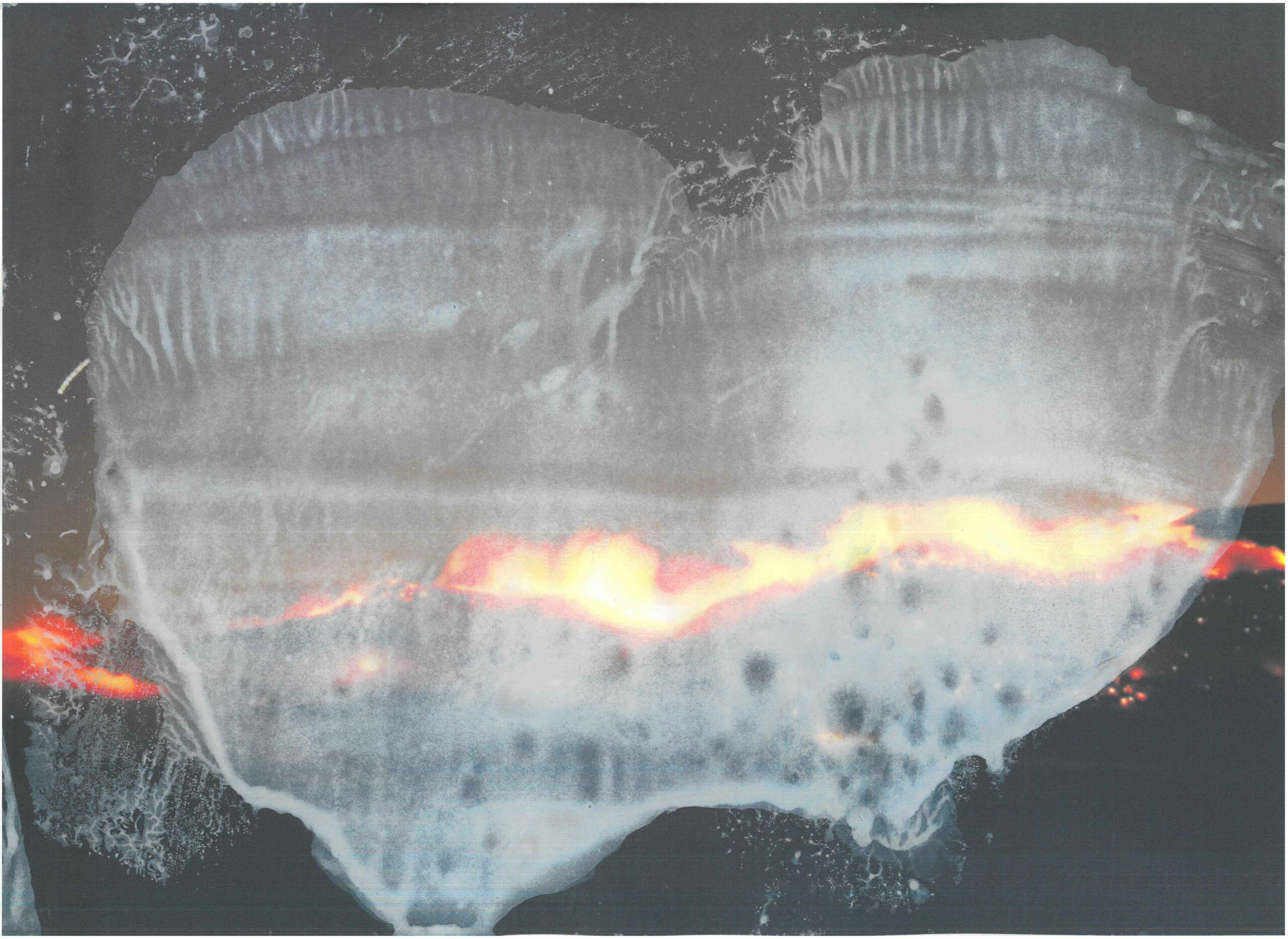 Julia Frischmann: Aus der Serie: „Es brennt“ 2021, 29,7 cm x 42,0 cm, übermalter Digitaldruck auf Papier,  unikat